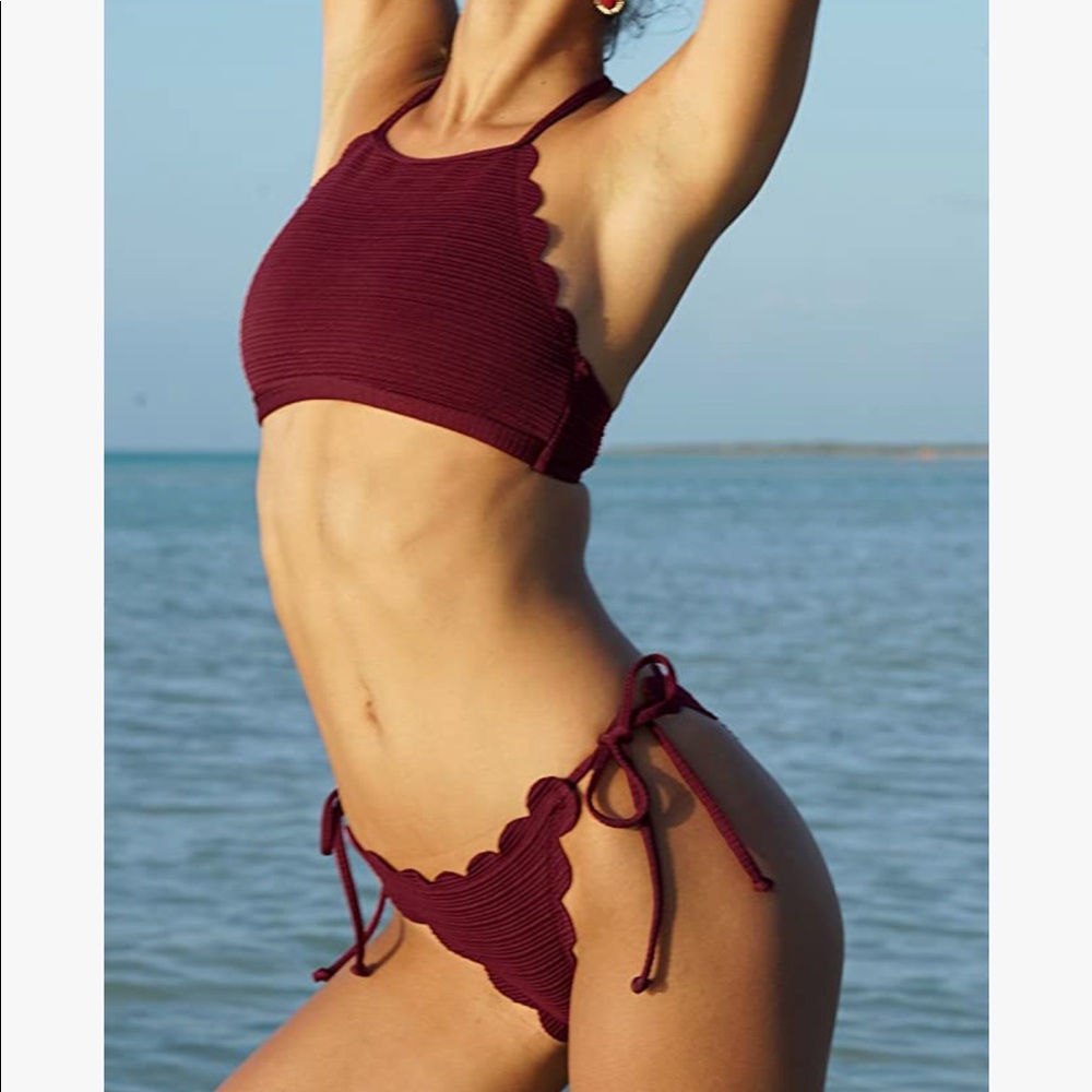CUPSHE Women's Sway in The Breeze Solid Bikini Set